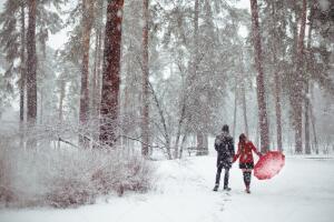 depositphotos_101498990 stock photo winter love story in red